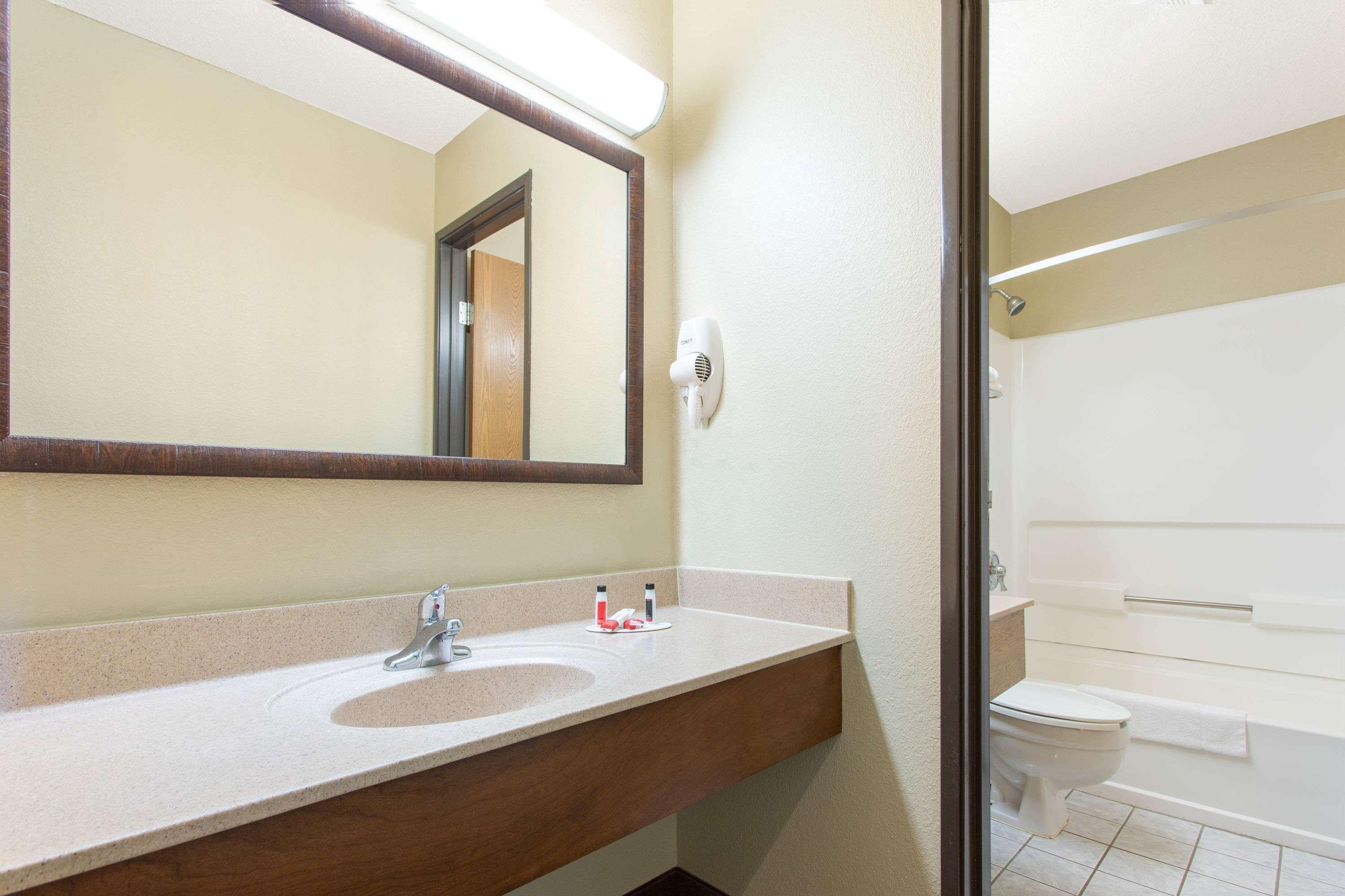 ซูเปอร์ 8 บาย วินด์แฮม เวสตัน เวสต์เวอร์จิเนีย Hotel Weston ภายนอก รูปภาพ